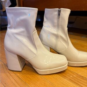 Cream  vinyl Ankle Boots with chunk heel